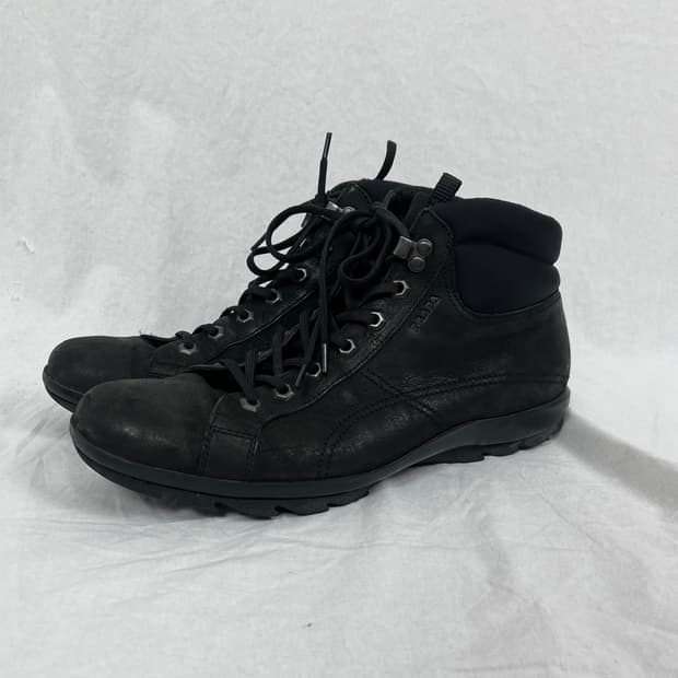 프라다 스포츠 스웨이드 하이킹 부츠