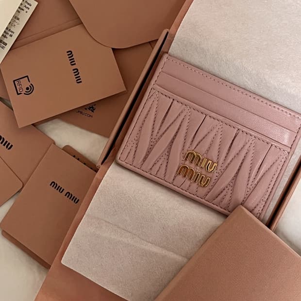 미우미우 마테라쎄 나파 가죽 카드홀더 카드지갑 핑크