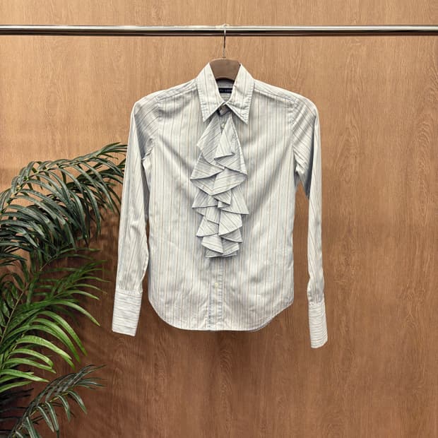 폴로 랄프로렌 칼라넥 긴팔 블라우스 핀 스트라이프 디테일 하늘색