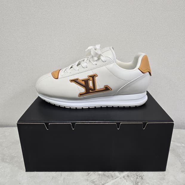 루이비통 LV 버터소프트 스니커즈 신발 9사이즈 280 285 판매