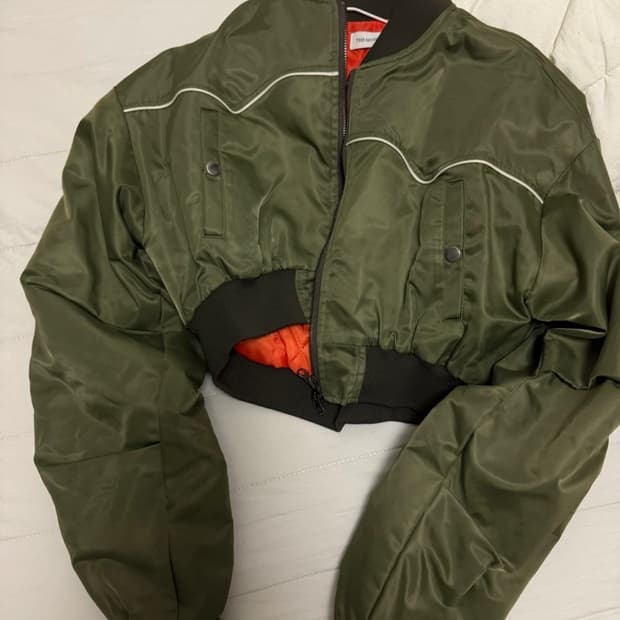 더미스터리호텔 크롭항공점퍼