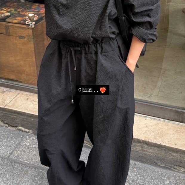 에토스 라이트 실루엣 블라우스 블랙