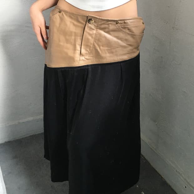 CELINE 셀린느 카프스킨레더 미디 스커트 