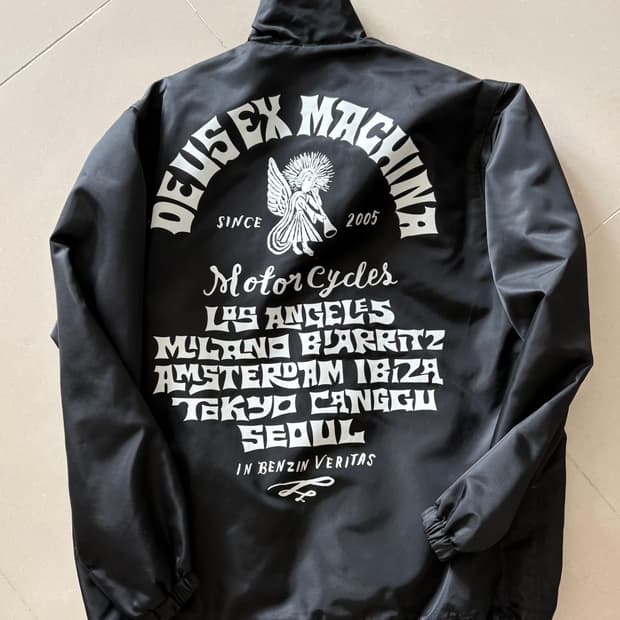 데우스 코치 자켓