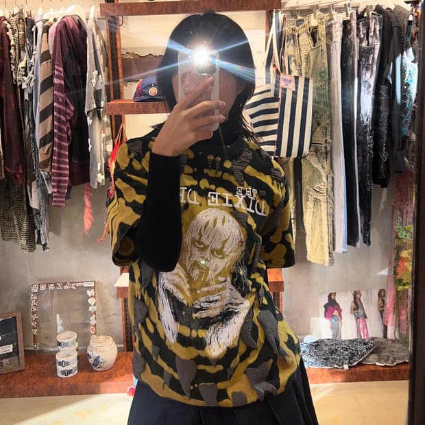 EPI•TAPH Gothic print T-shirts