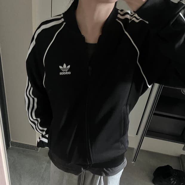 아디다스 트랙탑 XS