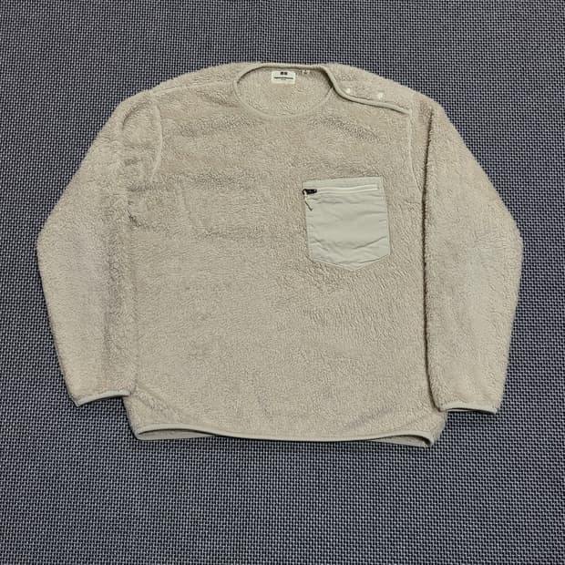 유니클로x엔지니어드 가먼츠 플리스 맨투맨 풀오버 (S)