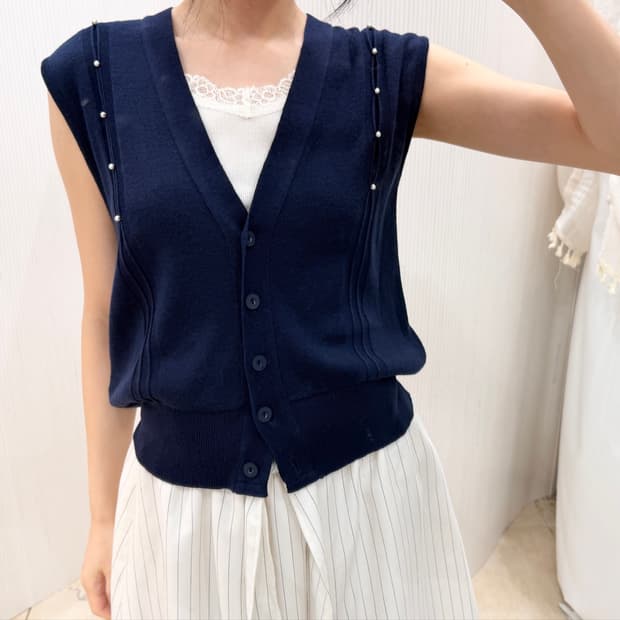Pearl Edge Knit Vest