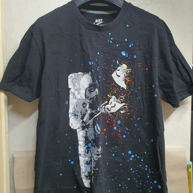 나이키 우주인 반팔 티셔츠 