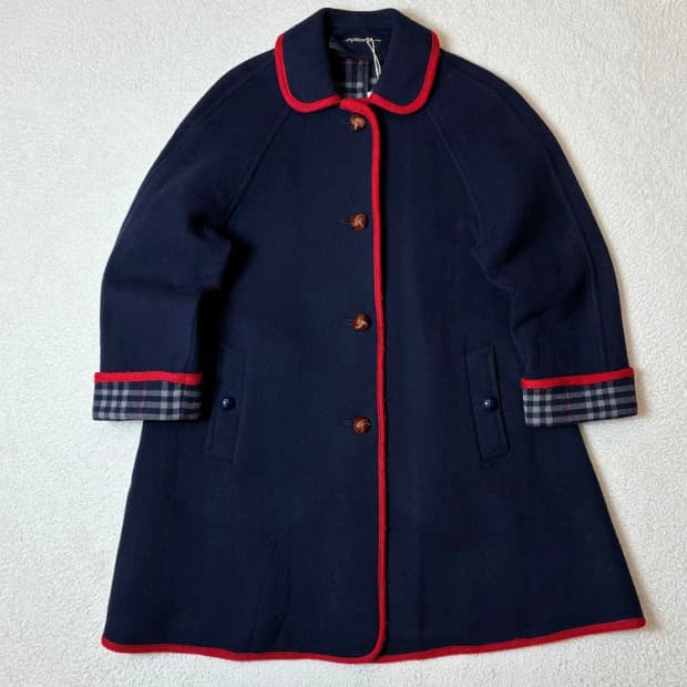 버버리 90's 레드 라이닝 우드버튼 코트 PN6664
