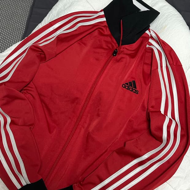 아디다스 블랙레드 삼선져지 트랙탑 라지