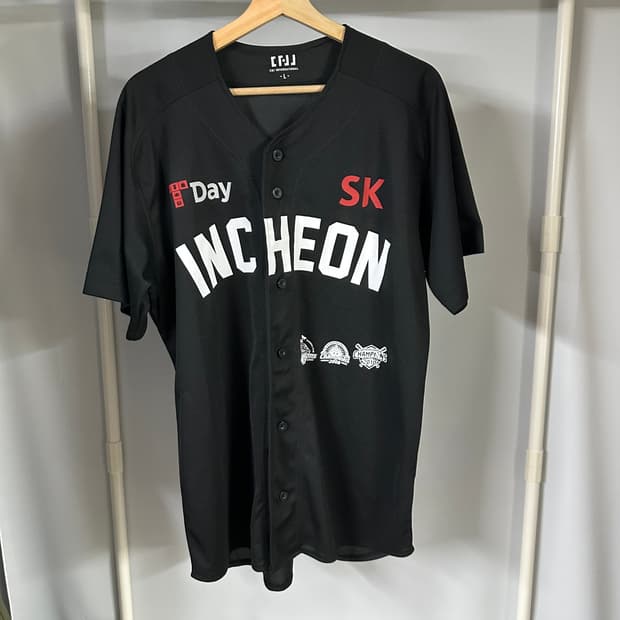 SK와이번스 블랙 유니폼