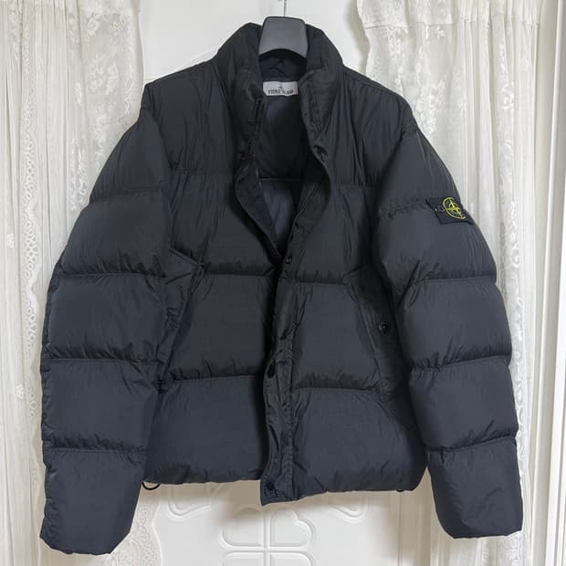 [L] 스톤아일랜드 크링클랩스 논후드 패딩 블랙 25fw