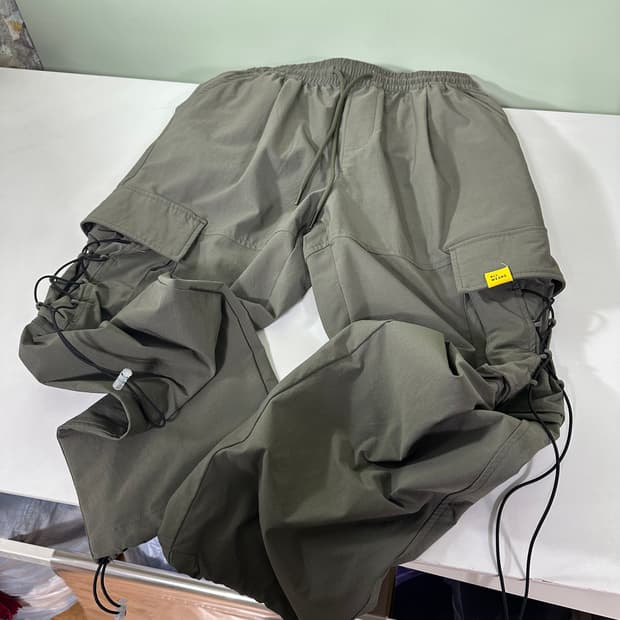 S-M ALL WEARS 파스텔카키 카고스트링 나일론팬츠