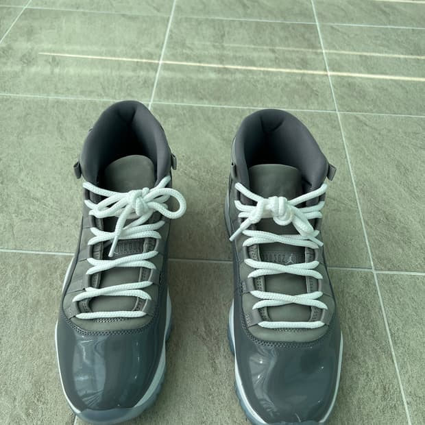 조던11 레트로 쿨그레이 285사이즈