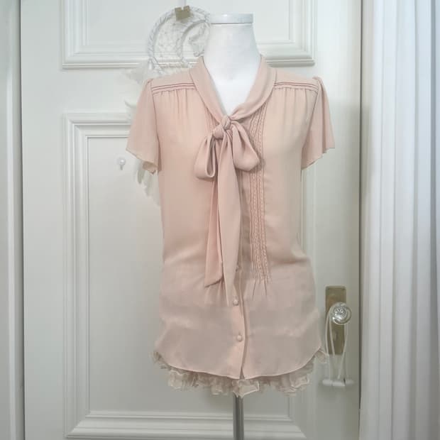 plum cream bow lovely blouse(size-2)