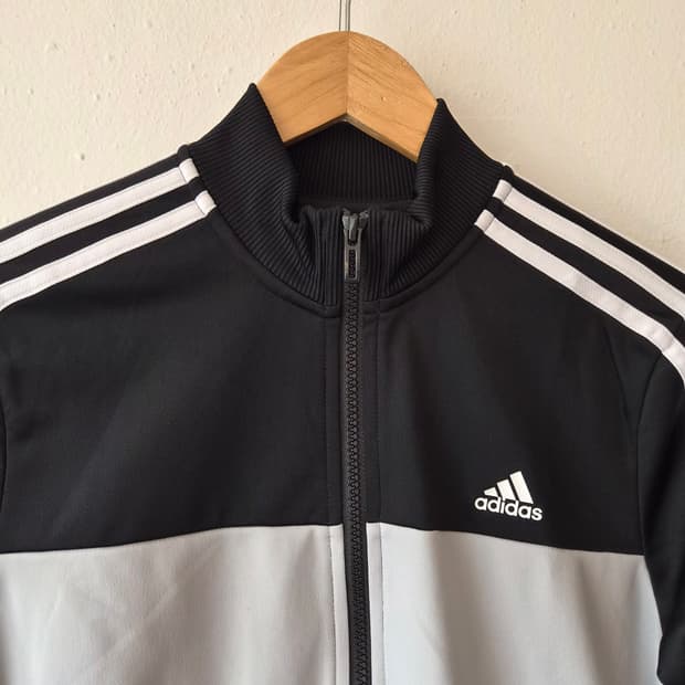 아디다스 키즈(여성가능) 블랙삼선트랙탑 160사이즈