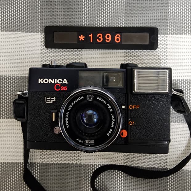 코니카 C 35 EF 필름카메라