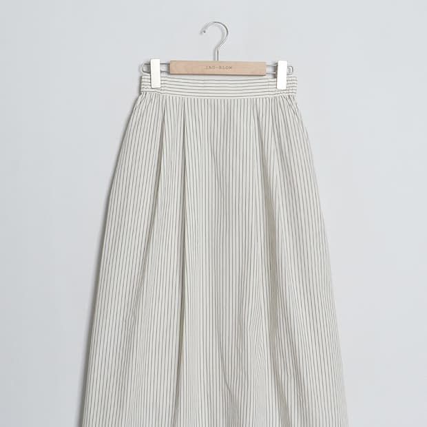 G U Stripe Pintuck Skirt (27)