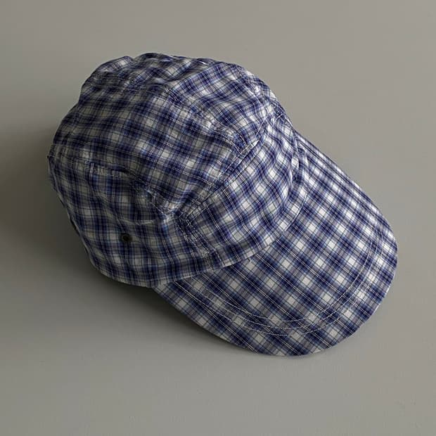 컴포터블리즌 롱빌캡