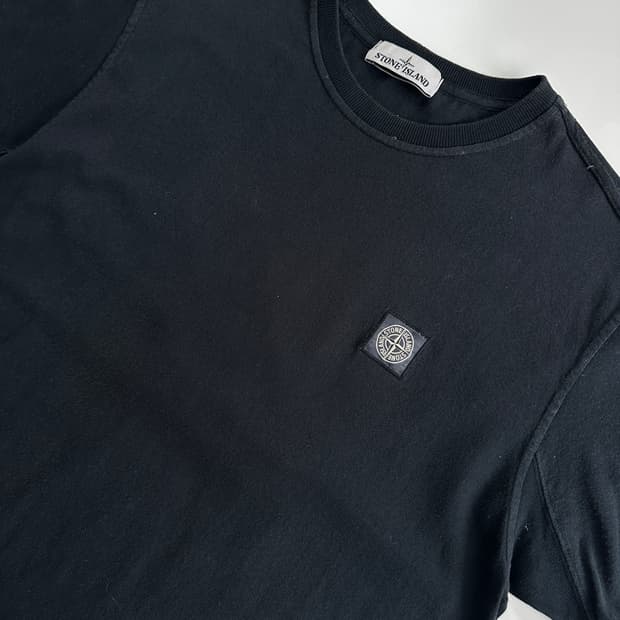Stone island 스톤아일랜드 콤파스 로고 블랙 반팔티