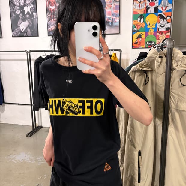 오프화이트 반팔 