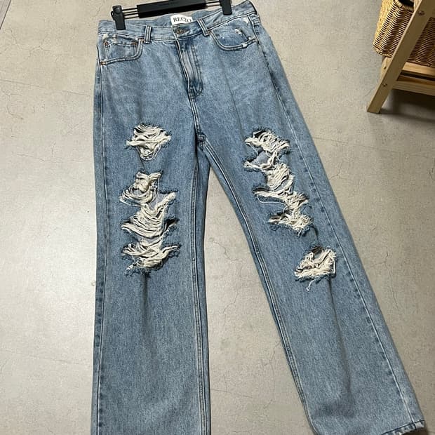 (S)렉토 24SS CHAIN DETAIL DESTORYED DENIM