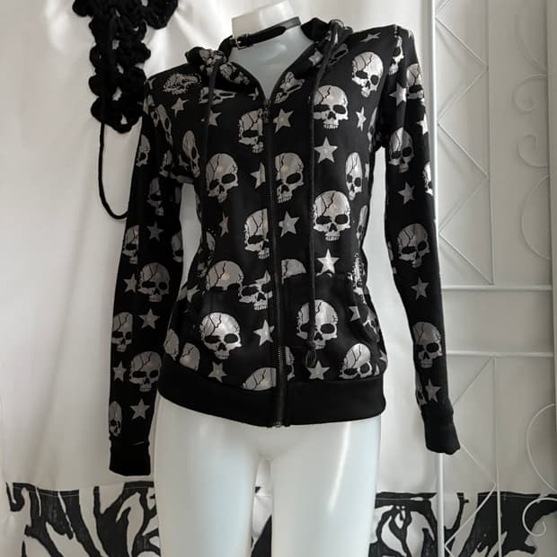 • Black Skull Hooded Zip-Up