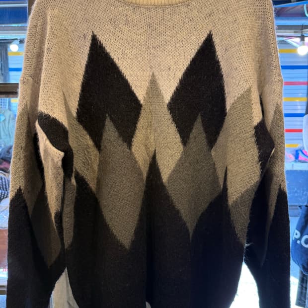 니티드 벌키 브러쉬 아가일 니트