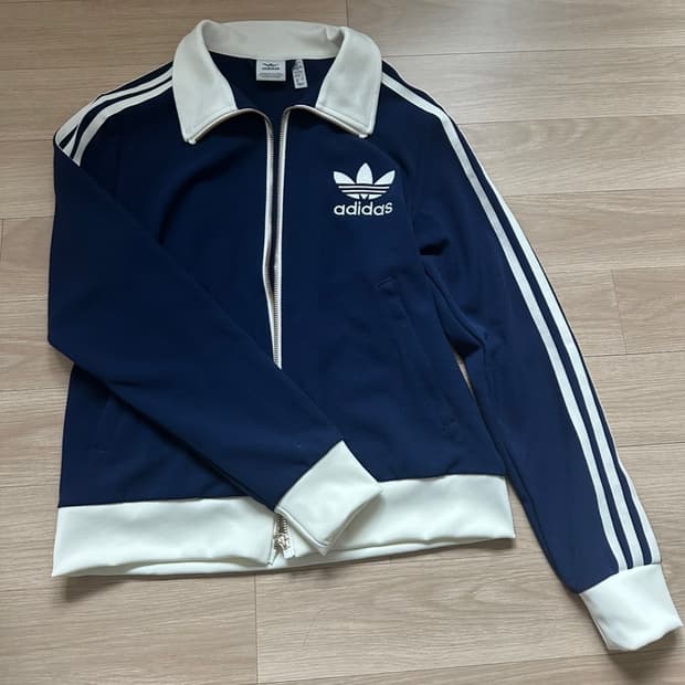 아디다스 트랙탑