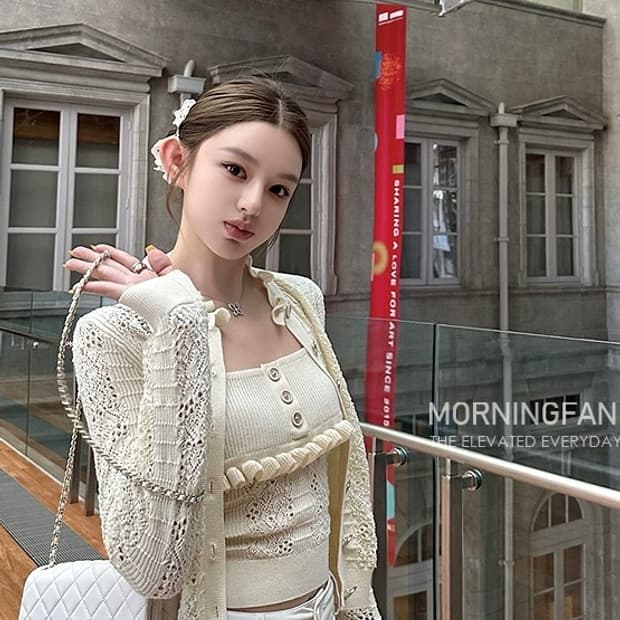 MORNINGFAN 플리터 커스텀 레이스 니트 슬리브리스 탑 가디건 투피