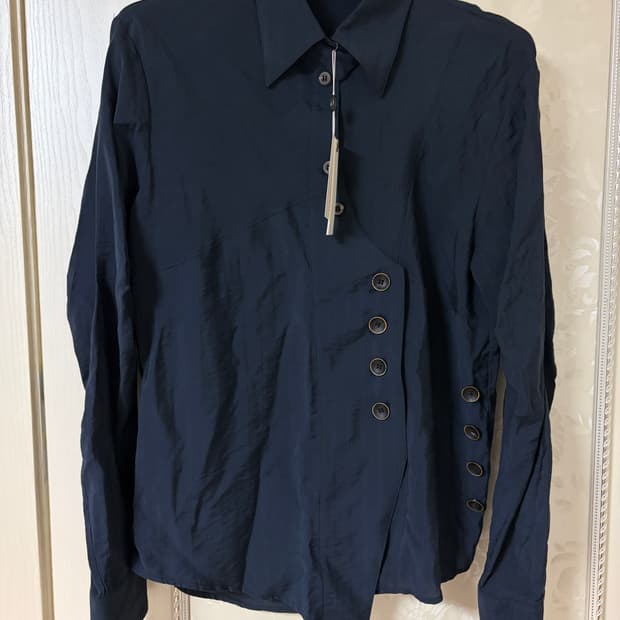 CURVED PLACKET SHIRT_NAVY