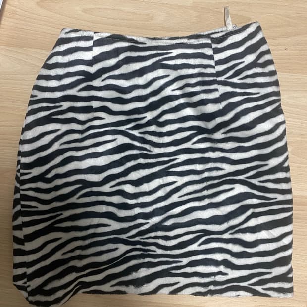 갸루 지브라 퍼 스커트