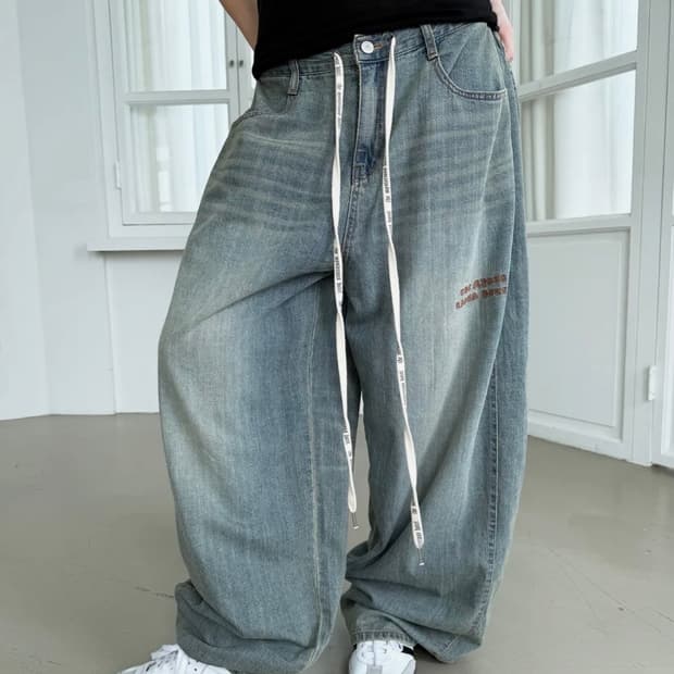미스테리어스호텔 logo strap jeans