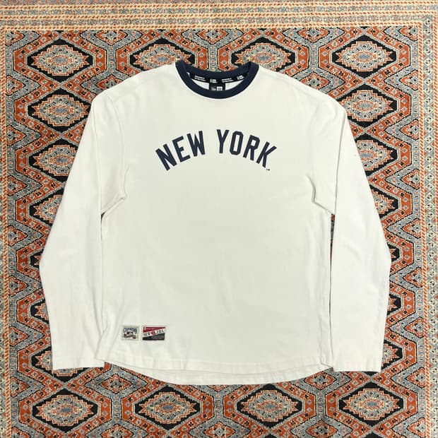 뉴에라 아이보리 화이트 뉴욕 프린팅 링거넥 긴팔 티셔츠 남성EU-M