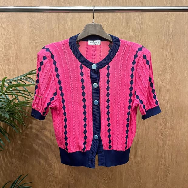입생로랑 니트 가디건 배색 밑단 커프 아가일 패턴 디테일 핑크 네이비