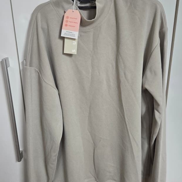 (새제품)수아레 하프 터틀넥(모크넥) 니트 라이트그레이 L