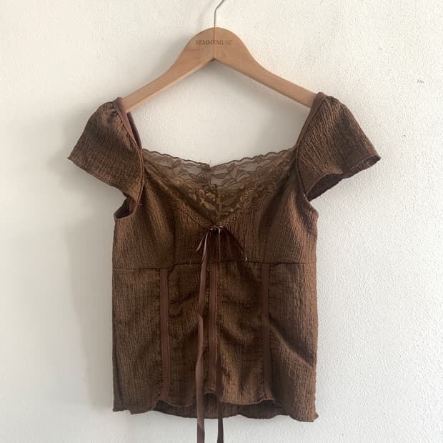 Lace v neck ribbon blouse