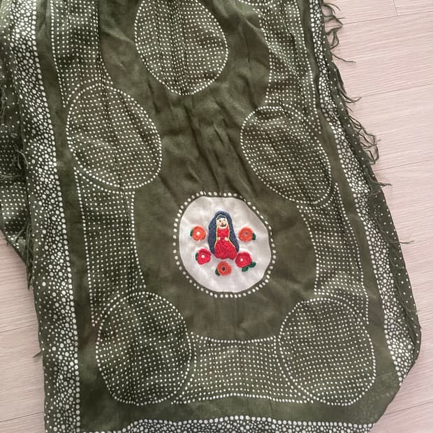 캐피탈 레이온 스카프