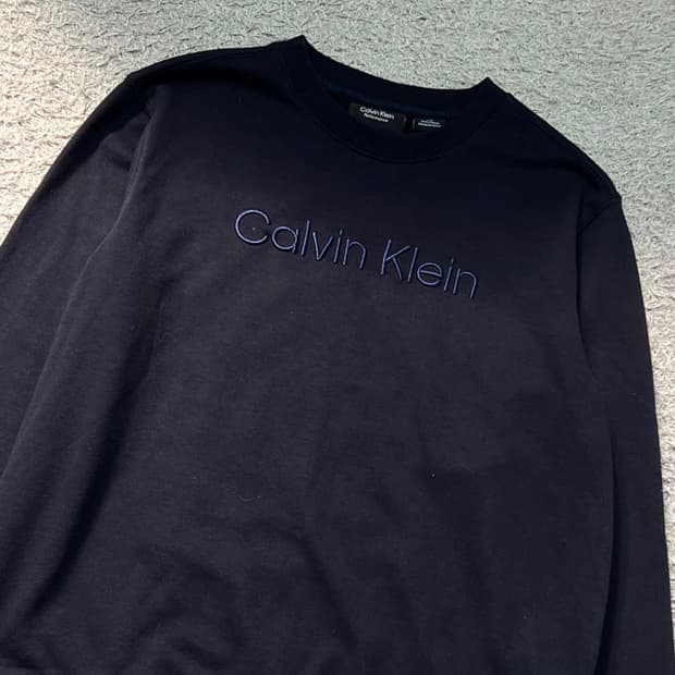 켈빈클라인 맨투맨 