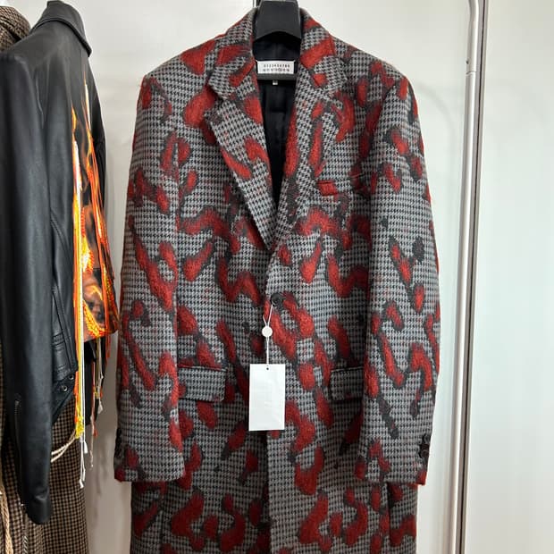 마르지엘라 불꽃 펀칭 울 코트