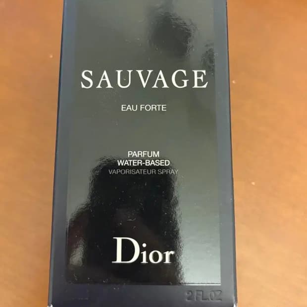 디올 소바쥬 오 포트 60ml 새상품