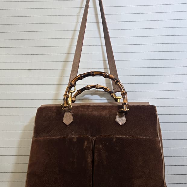 구찌(정품)브라운 스웨이드 뱀부토트백