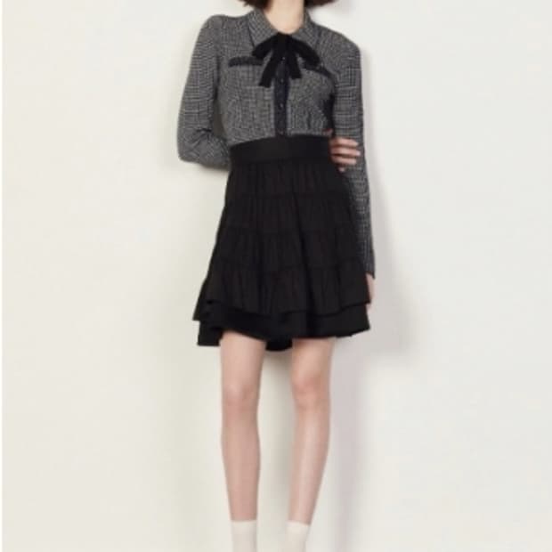 산드로 21FW 블랙 에이라인 레이어드 러플 미니 스커트