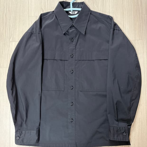 유니클로u 유틸리티 오버사이즈 셔츠 s