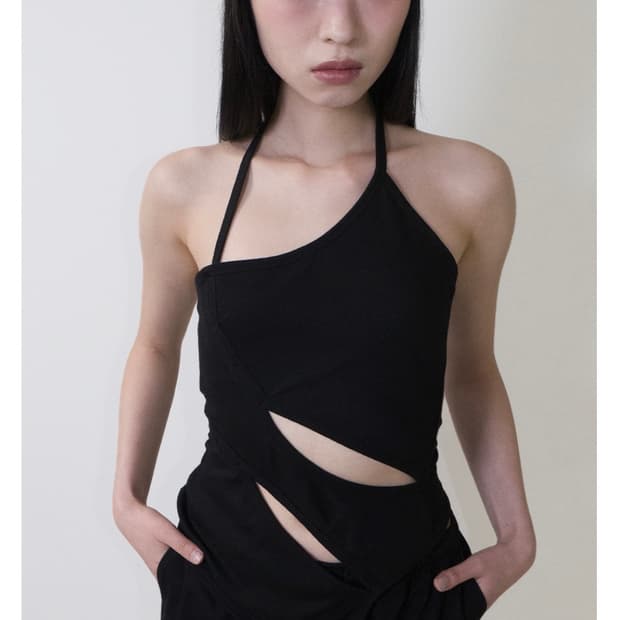 페인츄얼 Cut-out Halter Tank Top 나시 슬리브리스