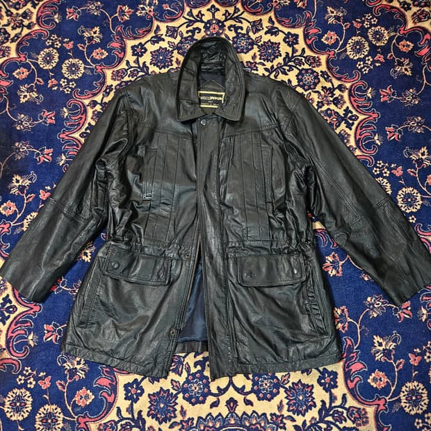 YACKIE in Italy 가죽 카라넥 사파리 하프 자켓 