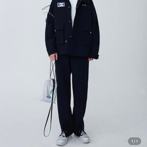 아더에러 Rivet label jumper Navy