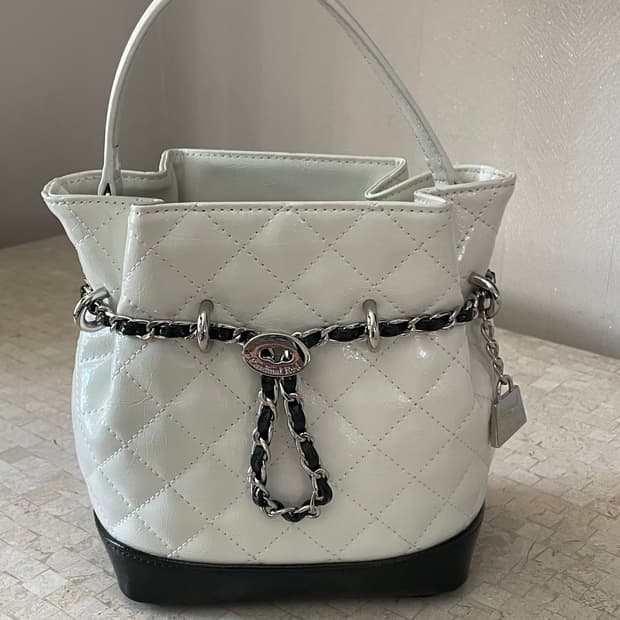 카디널레드 벨백