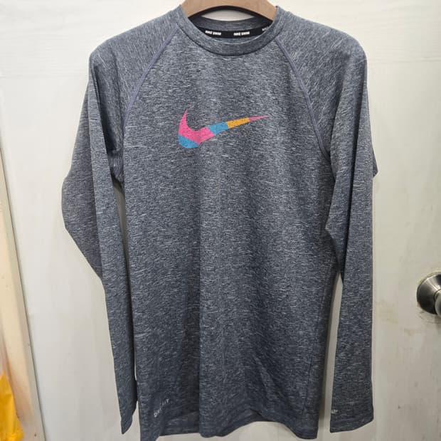 XS사이즈 )) NIKE SWIM 나이키 기능성 긴팔티셔츠! 크게나옴!